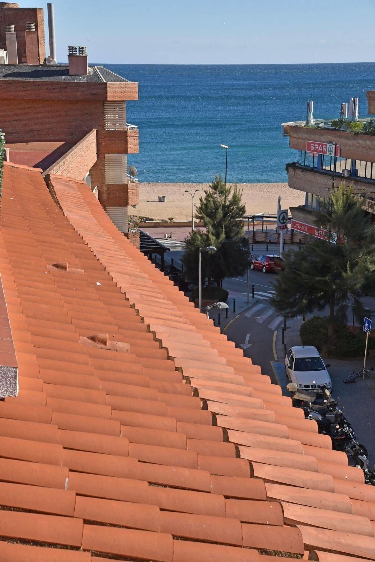 Apartamentos Ar Dosjoimi Lloret de Mar Exterior photo